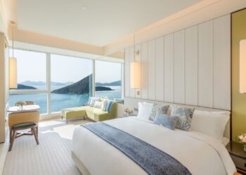 oceanfront-room-king_wide (1)